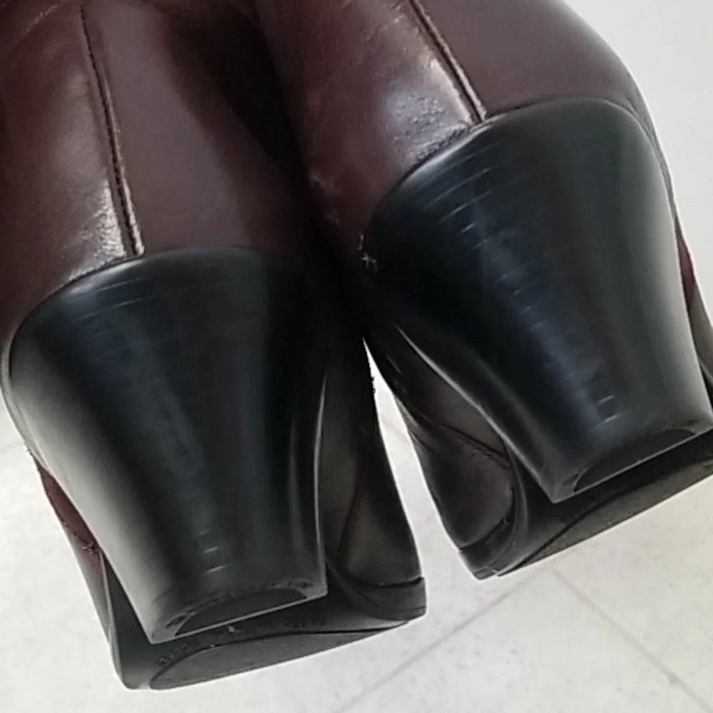 MUNRO burgundy ankle booties leather hope Size 8